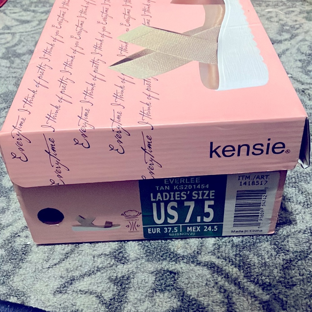 Brand new Kenzie Everlee tan 7.5